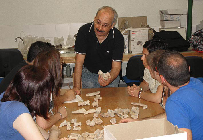 32 Taller arqueozoologia.jpg